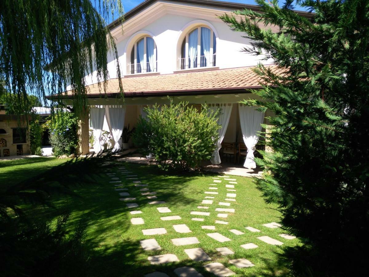 I Salici Villa Marina di Massa Kültér fotó
