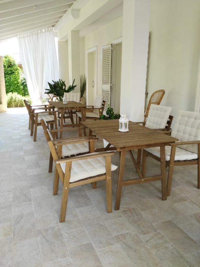 I Salici Villa Marina di Massa Kültér fotó