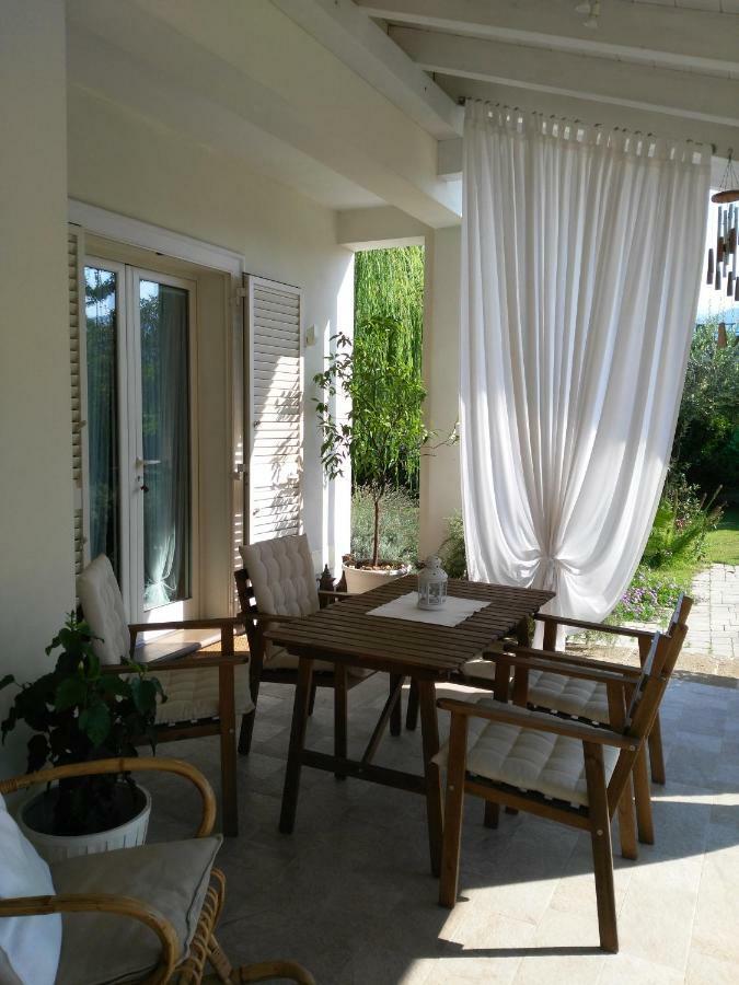 I Salici Villa Marina di Massa Kültér fotó